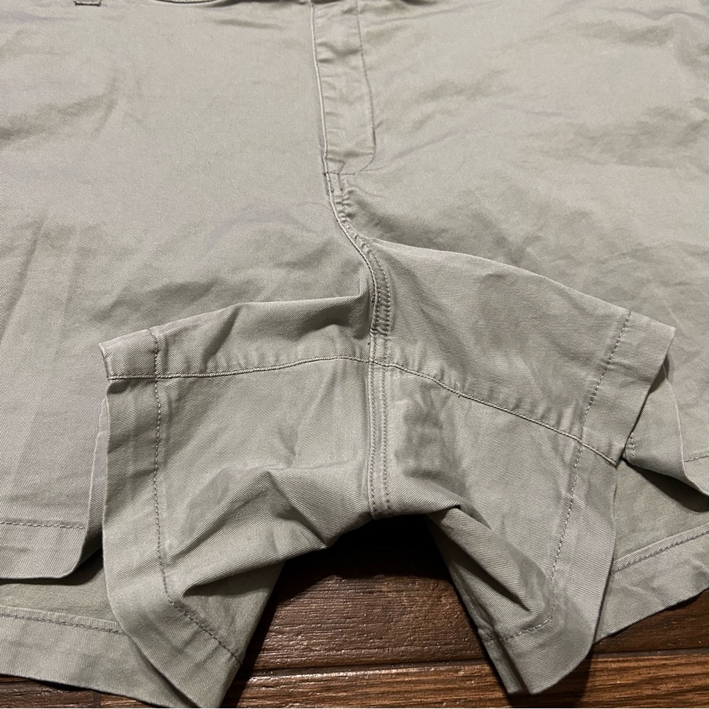 Lane Bryant Women’s Shorts Stretch Waist Comfort Band 24 Sage Green NWOT - Picture 2 of 11